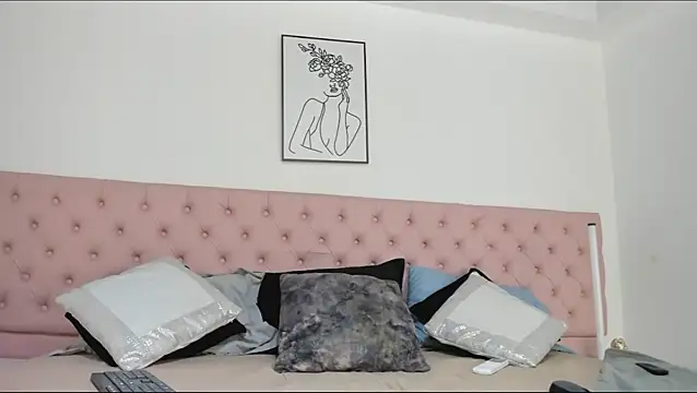 CarolinaGlamour online show from 03-04-26, 07:10