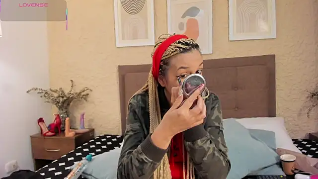 CarolinaGlamour online show from 09-30-25, 03:12