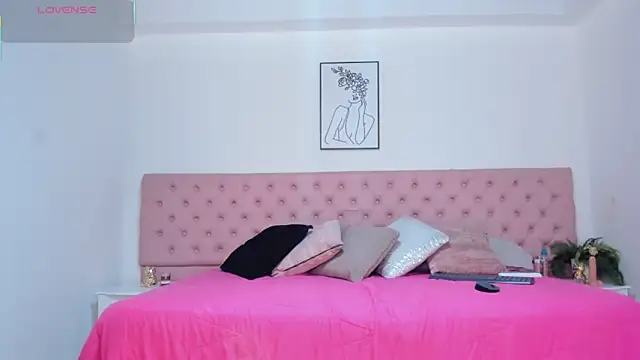 CarolinaGlamour online show from 11-19-25, 07:58