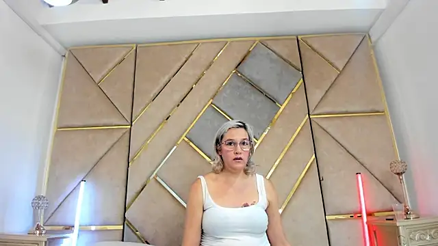 Snapshot of CarolinaGlamour chatting on 05-31-26, 06:09 CarolinaGlamour online show from 05-31-26, 06:09