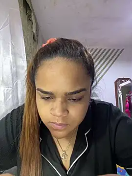 Snapshot of Evabigass chatting on 02-15-26, 04:39 Evabigass online show from 02-15-26, 04:39