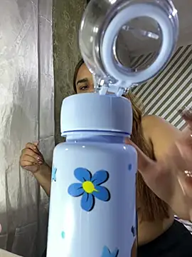 Snapshot of Evabigass chatting on 02-08-26, 02:42 Evabigass online show from 02-08-26, 02:42