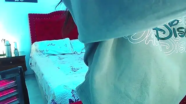 Alma-Mora online show from 11-08-25, 06:22