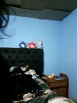 Elvishcassie  online show from 12-22-25, 11:27