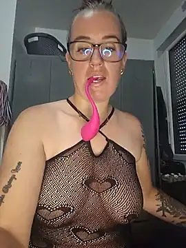 lindsay 33off online show from 07-17-26, 07:05