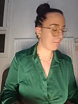 lindsay 33off online show from 02-25-26, 08:25