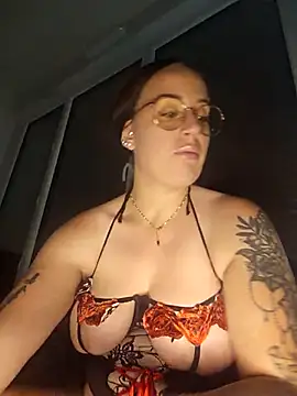 lindsay 33off online show from 10-08-25, 08:31