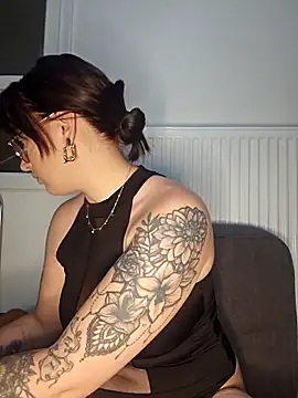 lindsay 33off online show from 03-03-26, 07:21