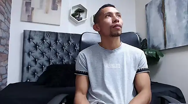 Snapshot of richar_voller chatting on 12-09-24, 12:19 richar voller online show from 12-09-24, 12:19