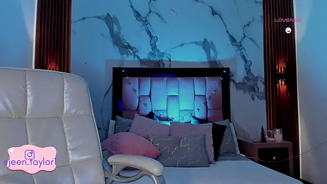 Jeen Taylor online show from 11-11-25, 08:25