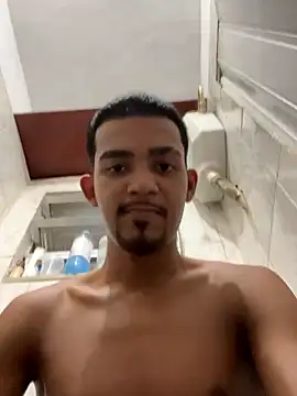 moreninhoP online show from 01-17-26, 03:43