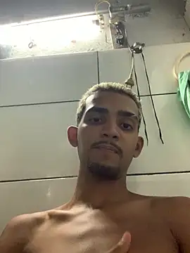 moreninhoP online show from 12-31-24, 02:08