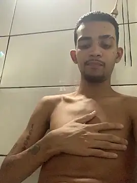 moreninhoP online show from 02-24-25, 07:41