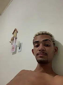 moreninhoP online show from 12-27-24, 12:39