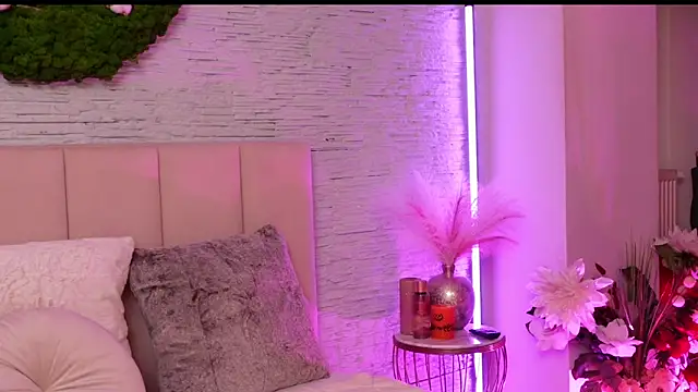 RachelSwaan online show from 10-24-25, 08:46