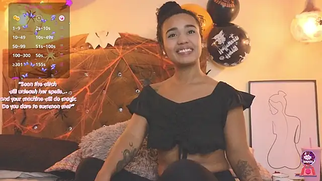 Snapshot of evafoxs chatting on 10-10-25, 02:56 evafoxs online show from 10-10-25, 02:56