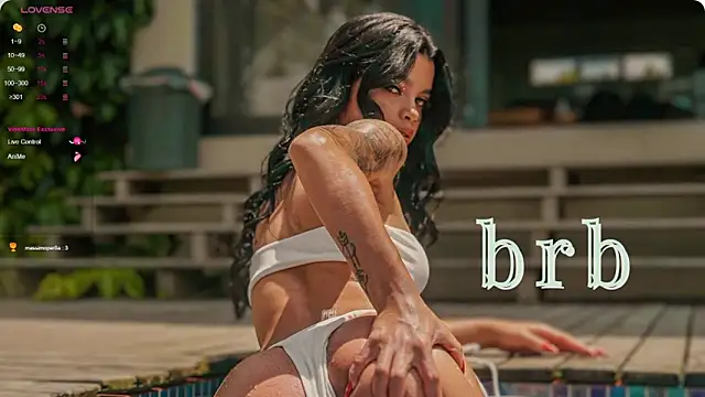 Snapshot of mia_world_ chatting on 01-27-25, 11:43 mia world  online show from 01-27-25, 11:43