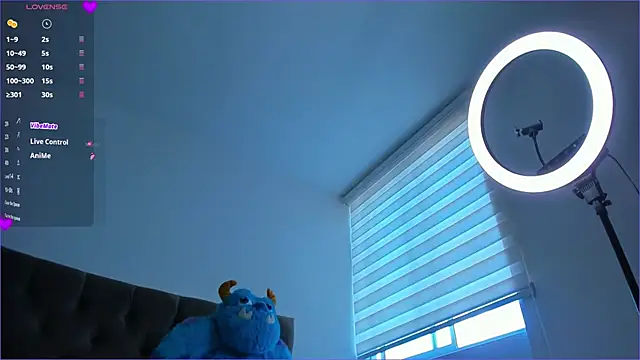 Snapshot of mia_world_ chatting on 09-23-25, 04:03 mia world  online show from 09-23-25, 04:03