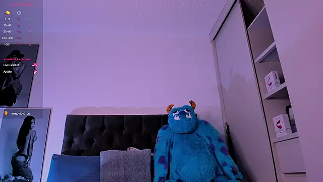 Snapshot of mia_world_ chatting on 01-24-25, 01:03 mia world  online show from 01-24-25, 01:03