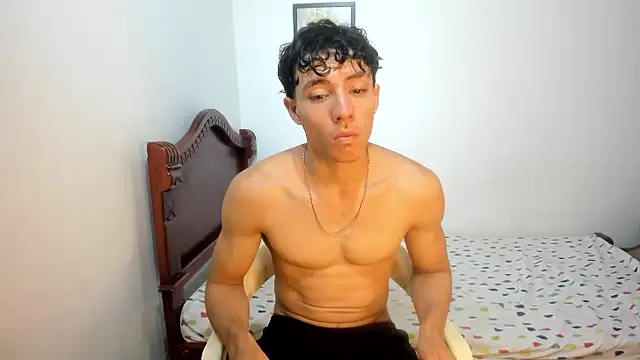 Snapshot of enzo_sloran chatting on 09-29-25, 06:13 enzo sloran online show from 09-29-25, 06:13