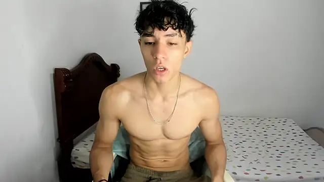Snapshot of enzo_sloran chatting on 10-22-25, 02:16 enzo sloran online show from 10-22-25, 02:16