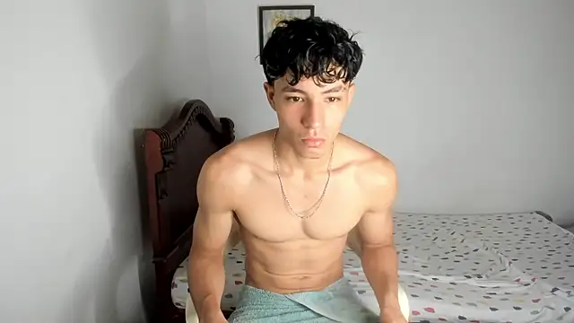 Snapshot of enzo_sloran chatting on 09-27-25, 03:07 enzo sloran online show from 09-27-25, 03:07