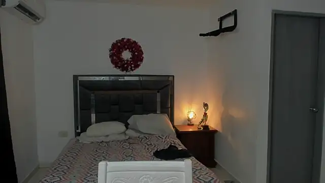 Snapshot of enzo_sloran chatting on 05-04-26, 07:39 enzo sloran online show from 05-04-26, 07:39