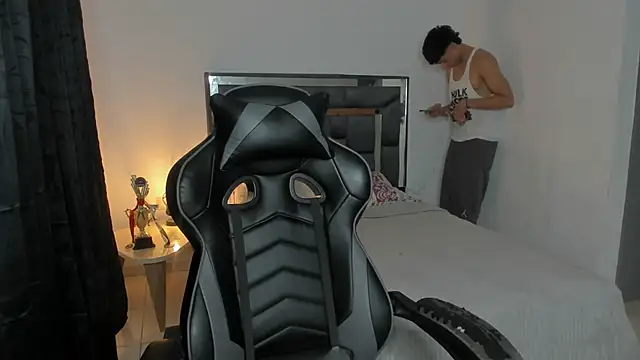 enzo sloran online show from 12-02-25, 04:14