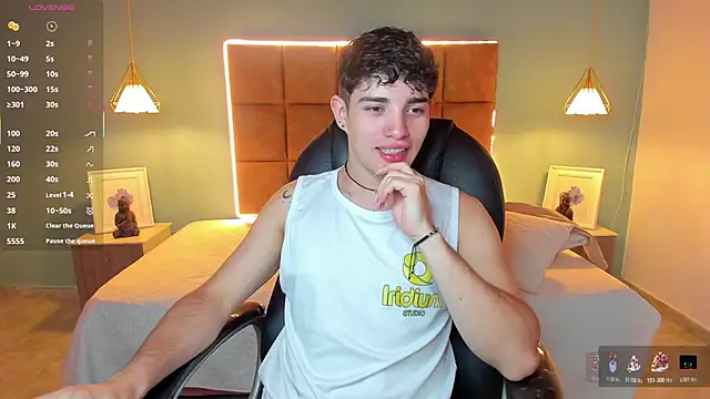 AlejooTwink online show from 10-23-25, 02:21