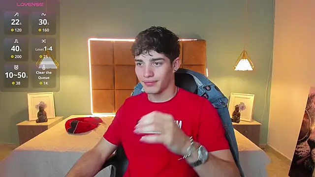 AlejooTwink online show from 10-31-25, 01:24