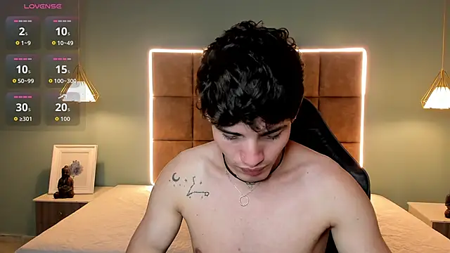 Snapshot of AlejooTwink chatting on 05-09-26, 04:27 AlejooTwink online show from 05-09-26, 04:27