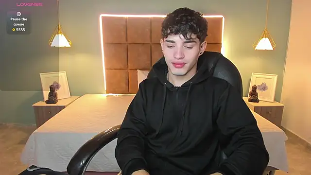 AlejooTwink online show from 11-29-25, 02:34