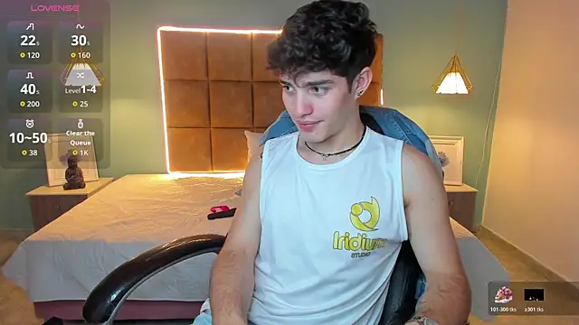 AlejooTwink online show from 11-08-25, 02:48