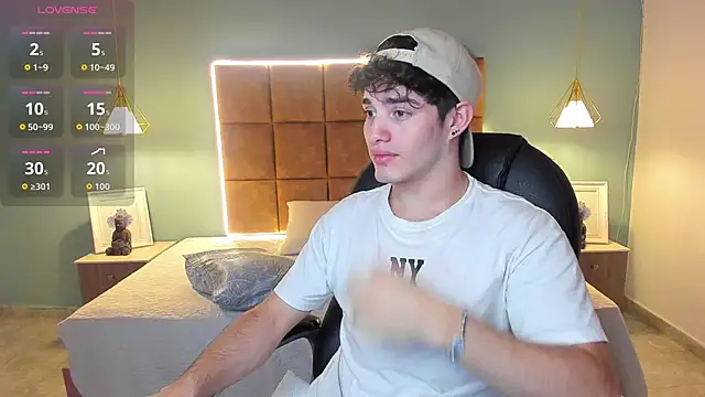 AlejooTwink online show from 11-13-25, 02:26