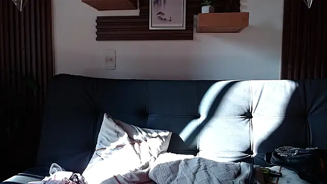 Layla 707 online show from 11-16-25, 08:57