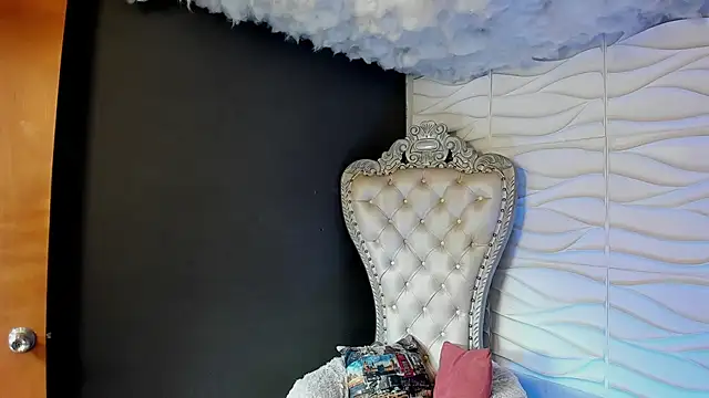 Layla 707 online show from 03-21-26, 08:02