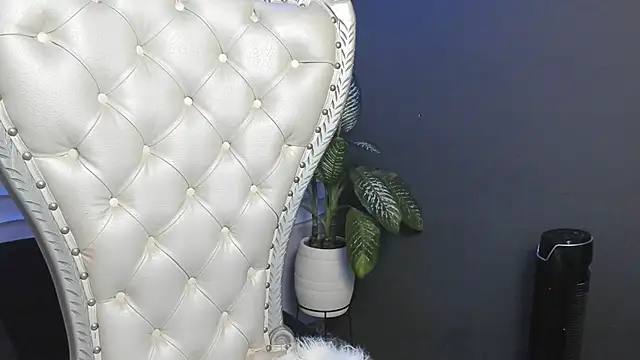 Snapshot of Layla_707 chatting on 09-21-25, 11:54 Layla 707 online show from 09-21-25, 11:54