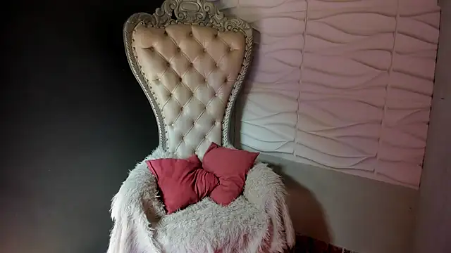 Layla 707 online show from 03-26-26, 07:45