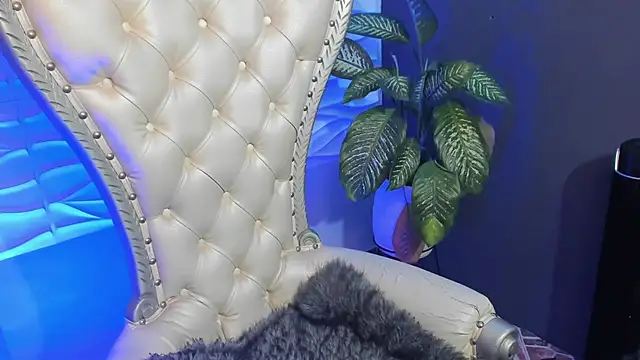 Layla 707 online show from 10-27-25, 11:38