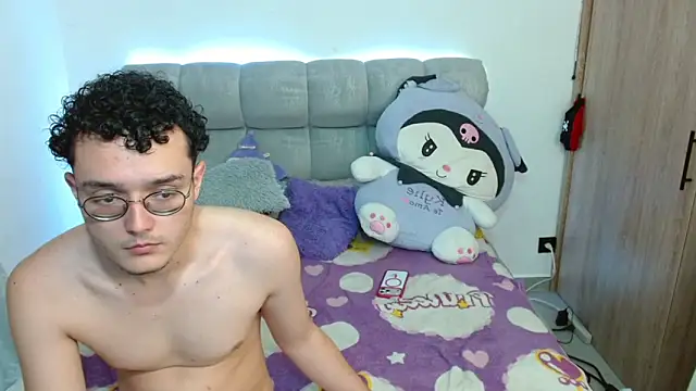 Kylie martinez online show from 04-13-26, 04:38