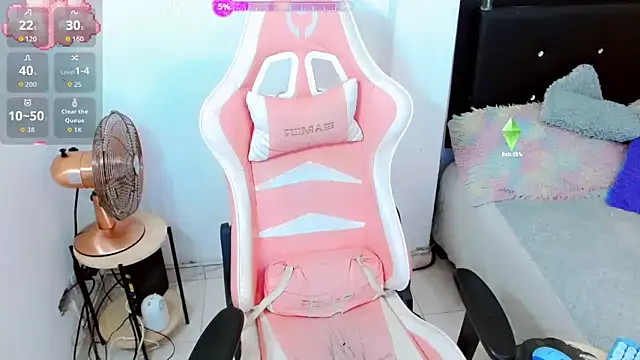 Kylie martinez online show from 11-08-25, 03:21