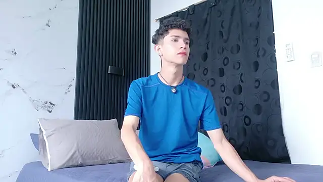 Snapshot of Noah_tyler_ chatting on 07-12-26, 03:13 Noah tyler online show from 07-12-26, 03:13