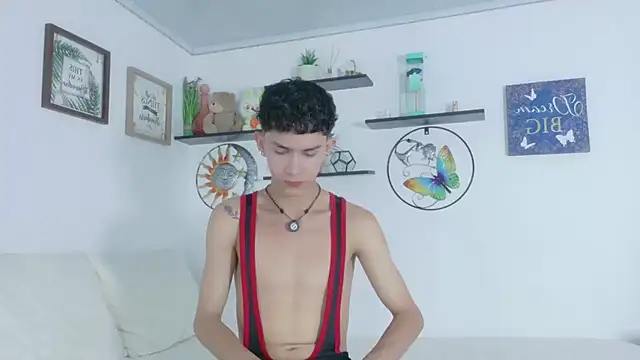 Snapshot of Noah_tyler_ chatting on 07-04-26, 06:12 Noah tyler online show from 07-04-26, 06:12