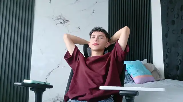 Noah tyler  online show from 03-09-26, 06:11