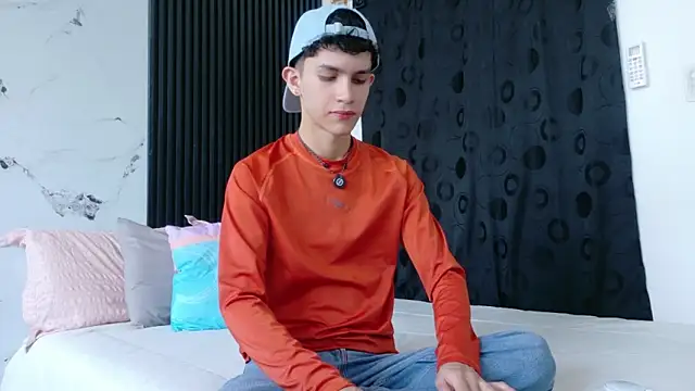 Noah tyler  online show from 03-21-26, 06:45