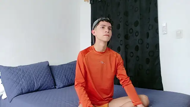 Noah tyler  online show from 11-26-25, 05:35