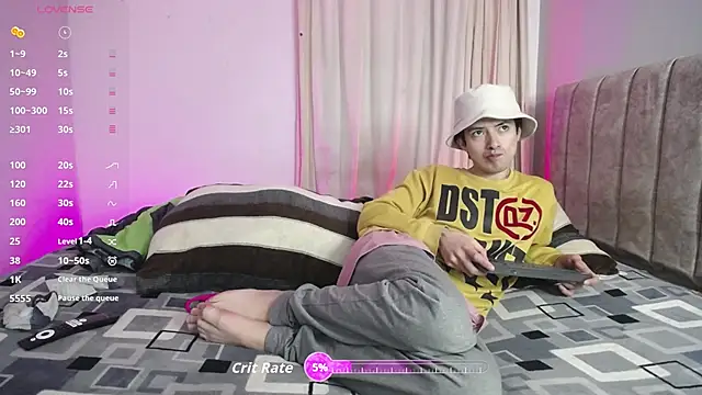 Snapshot of Yellowpokemon23 chatting on 09-17-25, 09:50 Yellowpokemon23 online show from 09-17-25, 09:50