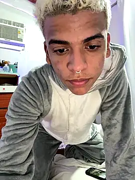 Leo bunny hot online show from 10-15-25, 06:27