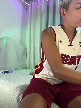 Leo bunny hot online show from 12-13-25, 08:26