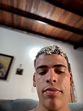 Snapshot of Leo_bunny_hot chatting on 02-11-26, 08:41 Leo bunny hot online show from 02-11-26, 08:41